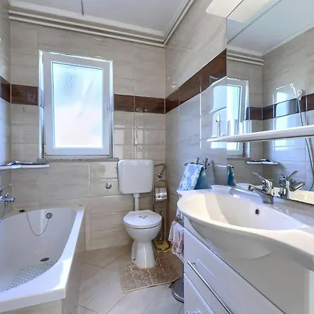 Appartement Jenny-2 By Interhome