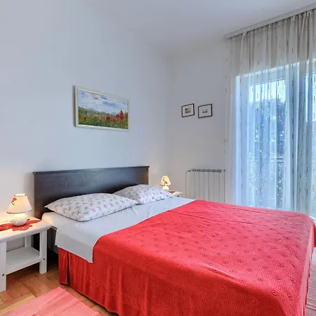 Appartement Jenny-2 By Interhome