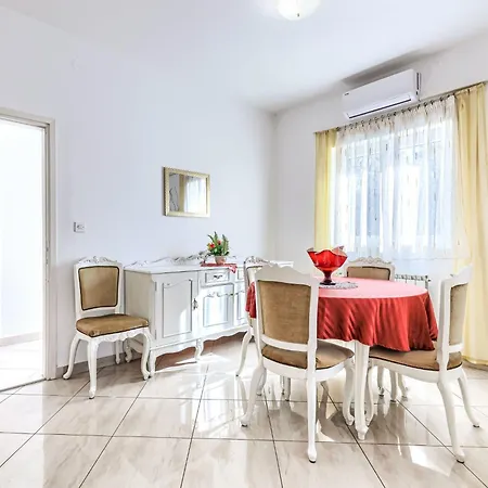 Apartment Jenny-2 By Interhome *