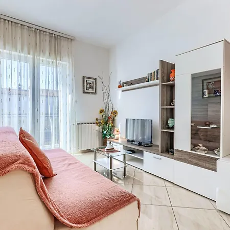 Jenny-2 By Interhome * Poreč