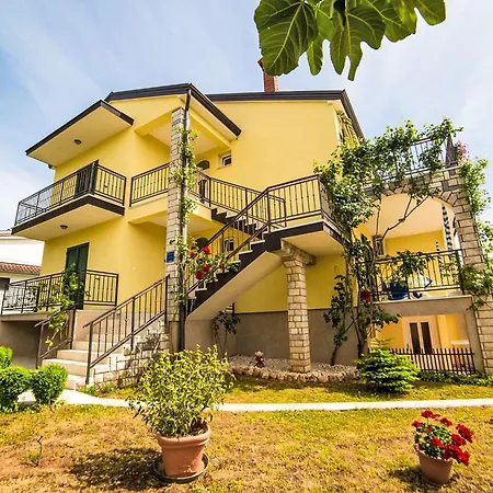 Apartment Jenny-2 By Interhome Porec