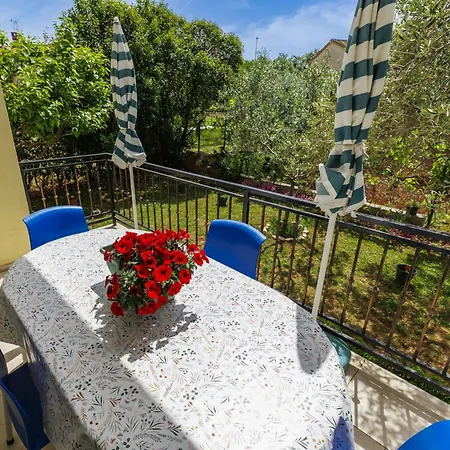 Appartement Jenny-2 By Interhome