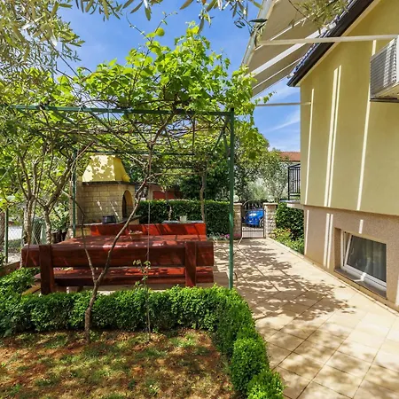 Apartment Jenny-2 By Interhome *