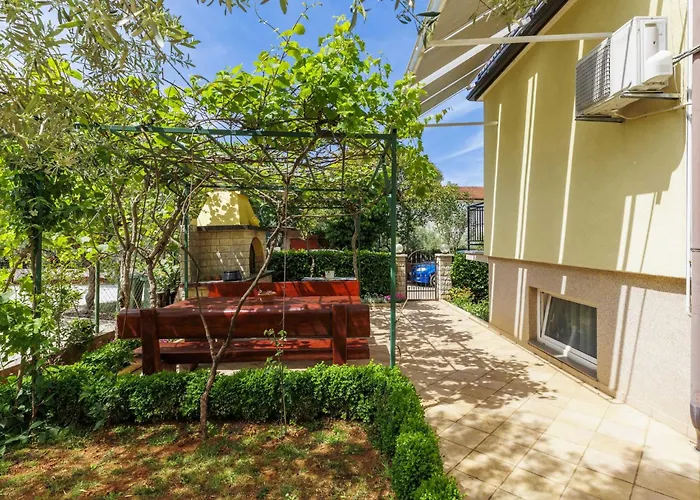 Apartment Jenny-2 By Interhome *